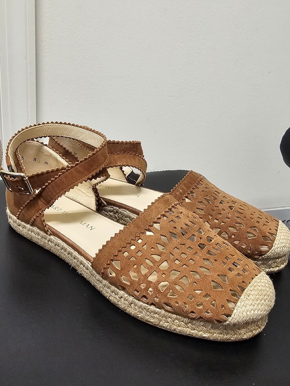 Stuart Weitzman Tan Suede Laser Cut Espadrille Flat Sandals NWOB Size 8.5